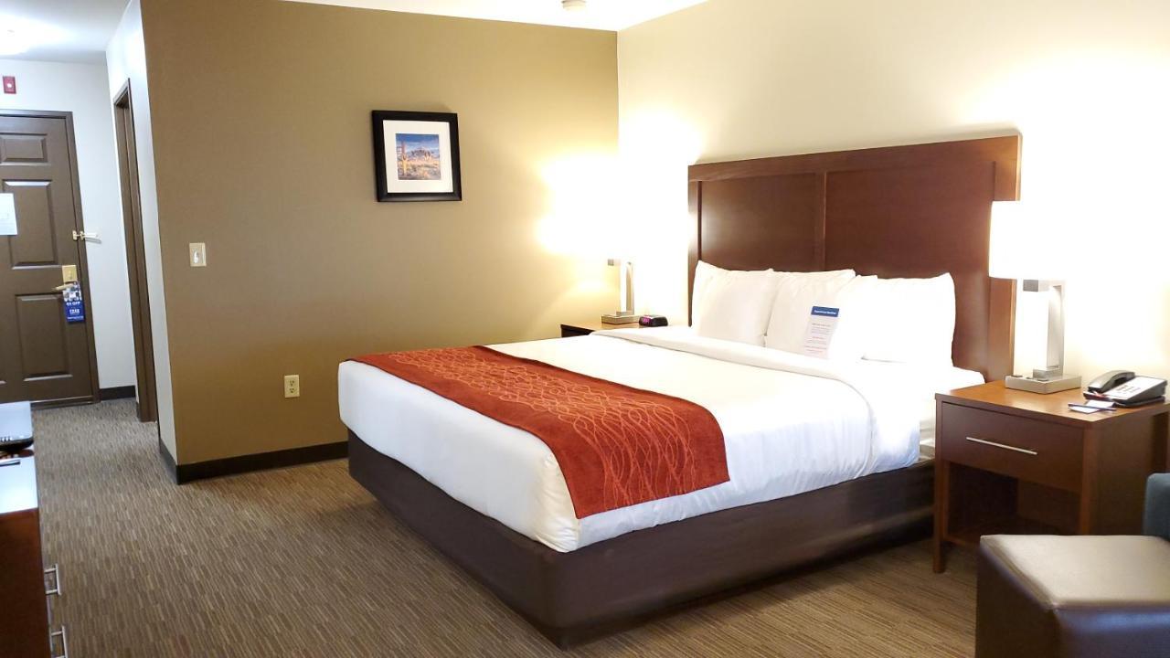 Comfort & Phoenix Sky Harbor Airport 3* Tempe