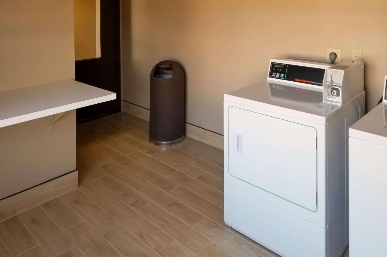 Comfort & Phoenix Sky Harbor Airport 3* Tempe