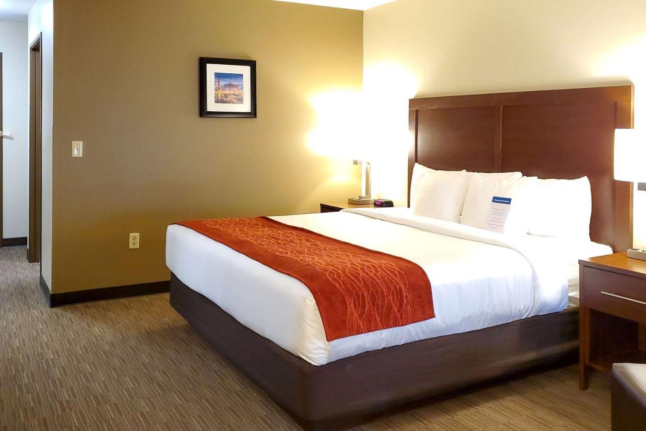 Comfort & Phoenix Sky Harbor Airport Hotel 3*