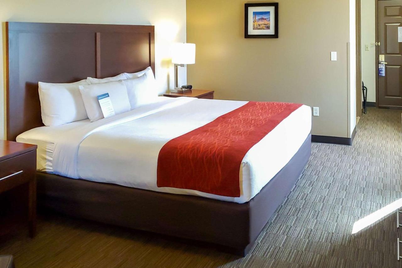 Comfort & Phoenix Sky Harbor Airport 3* Tempe